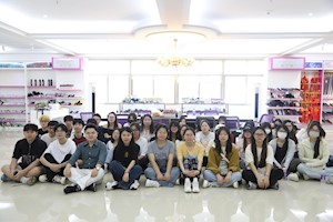 聚焦传统工艺设计:浙江广厦大学艺术设计学院师生赴东阳晴之缘制伞有限公司参访学习